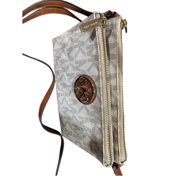 Michael Kors Fulton Large White,Gray Signature Logo Crossbody Bag - Picture 2 of 16